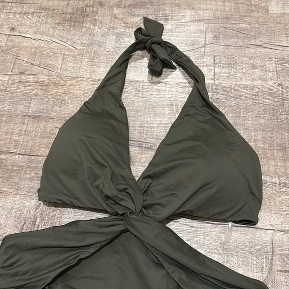 NWOT!! Black Label Ralph Lauren - Twist-Front Cutout Halter One-Piece - 18W - Picture 5 of 10